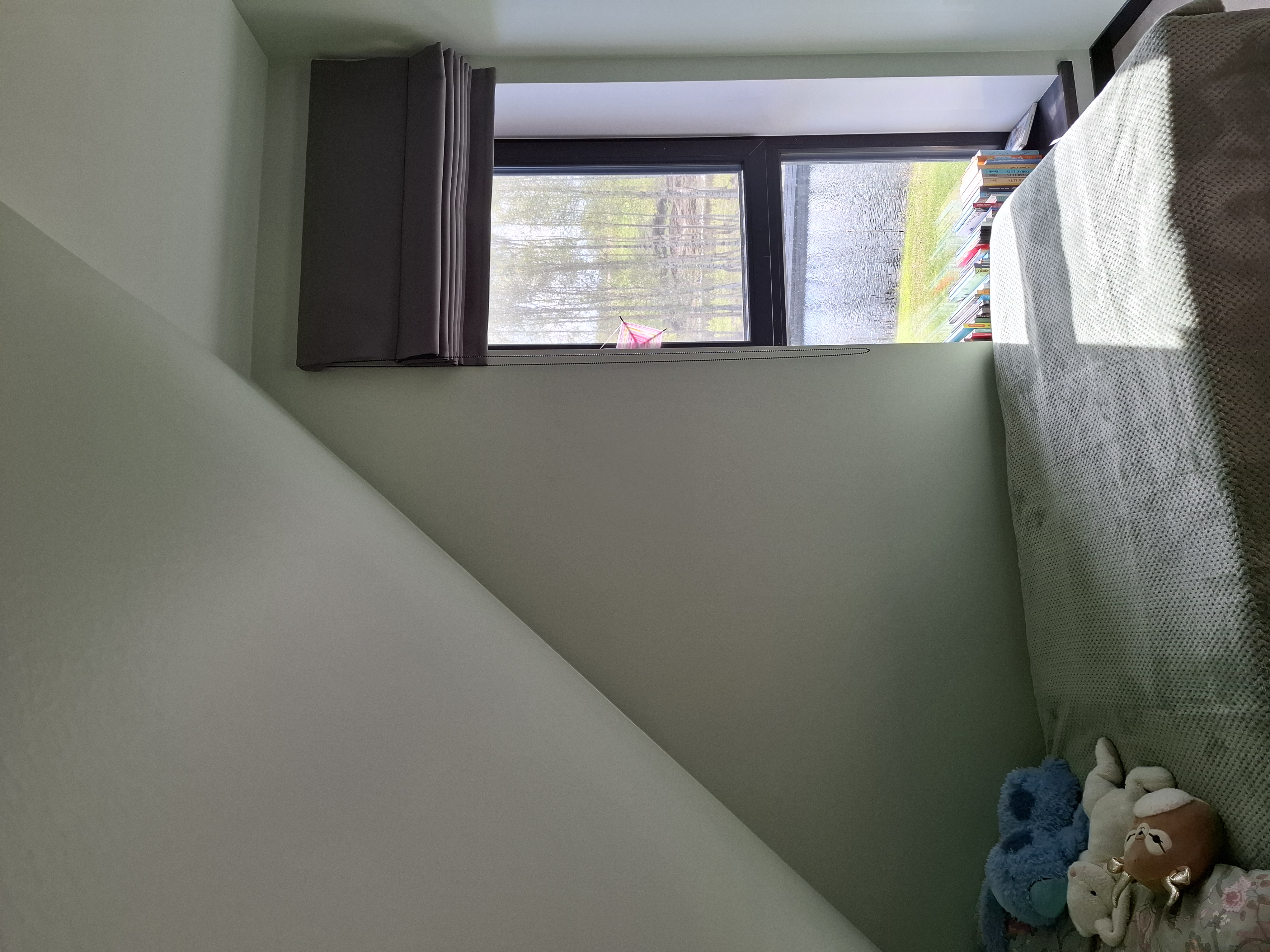 Pimendava kangaga roomakardin magamistoas