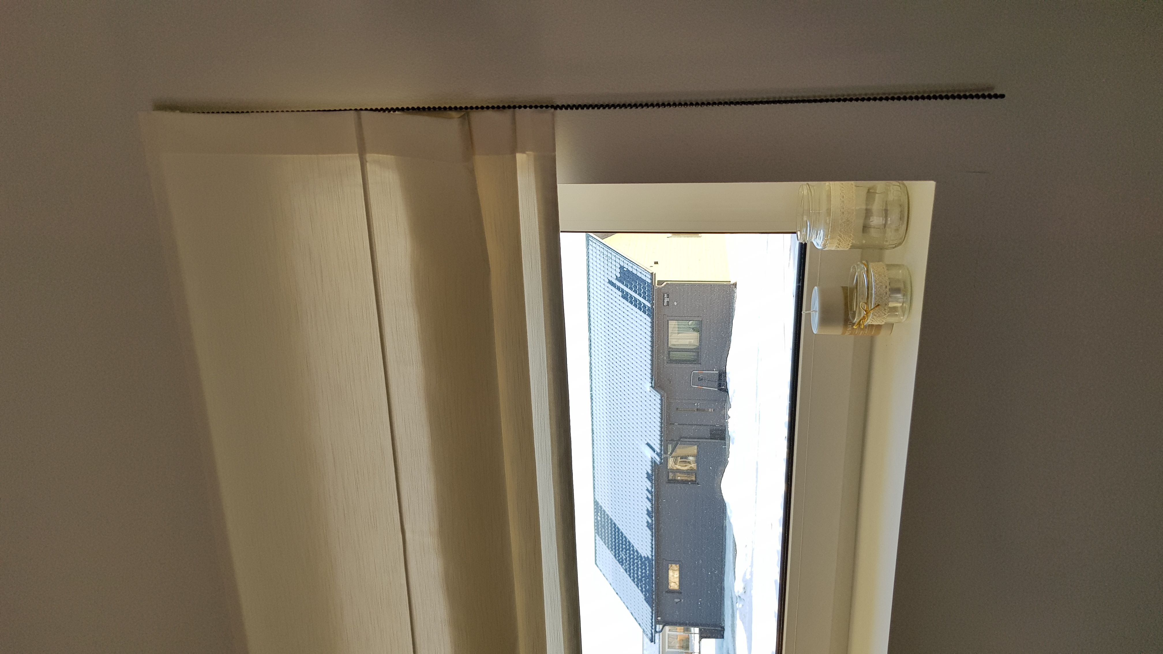 Roomakardin köögis
